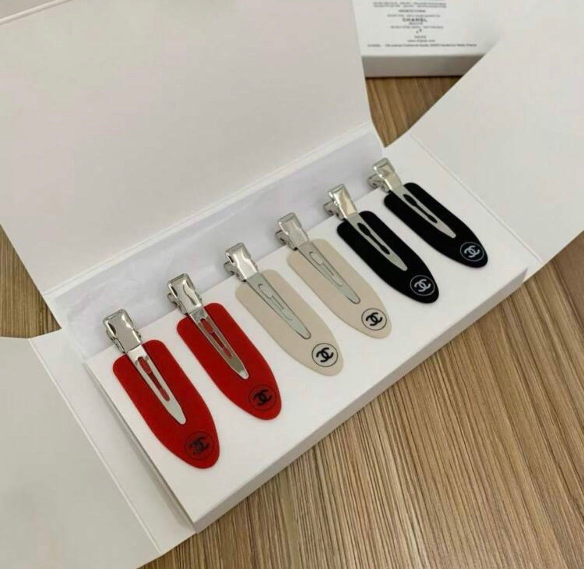 CHANEL BEAUTÉ 3-Piece Metal Hair Clip Set